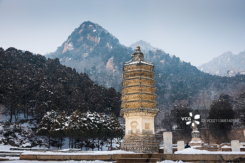 雪后银山塔林图片素材
