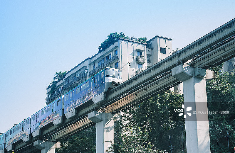 重庆 轻轨 李子坝图片素材