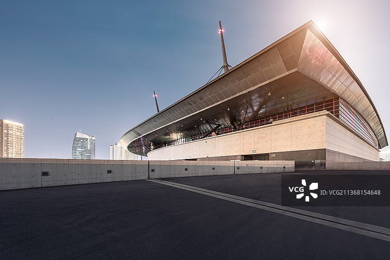 亚洲中国河南省郑州国际会展中心路面图片素材
