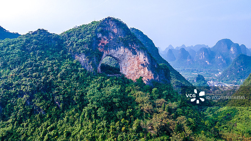 桂林阳朔月亮山景区图片素材