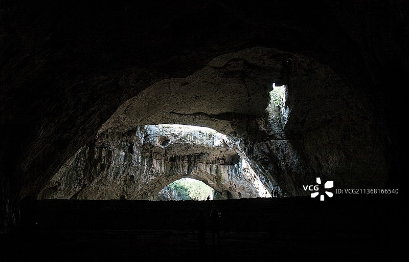 保加利亚洞穴剪影图片素材