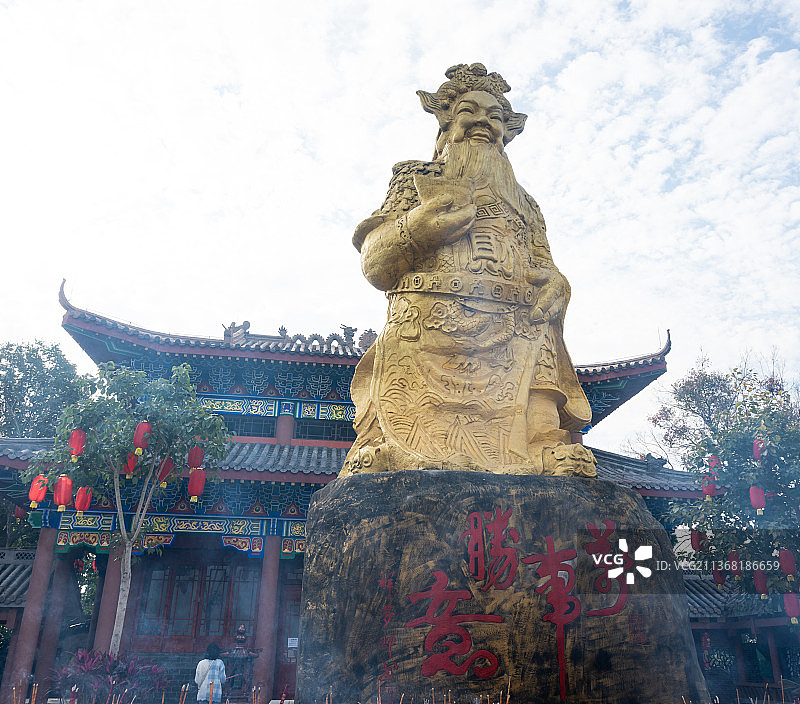 2022年春节大年初五，广西南宁市邕宁区蒲津公园的财神庙图片素材