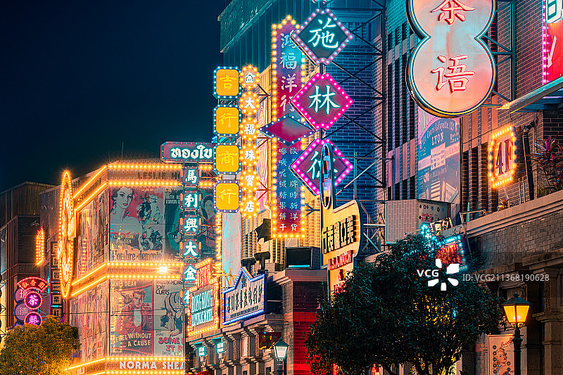 成都锦门民国建筑夜景图片素材