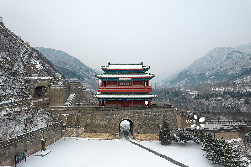 航拍雪后的居庸关长城雪景风光图片素材