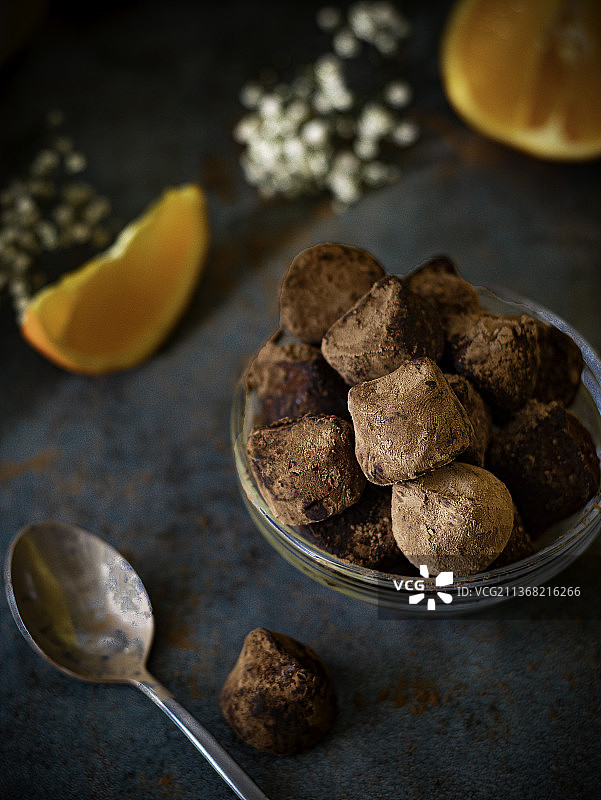 碗中巧克力松露特写（布加勒斯特，罗马尼亚）图片素材