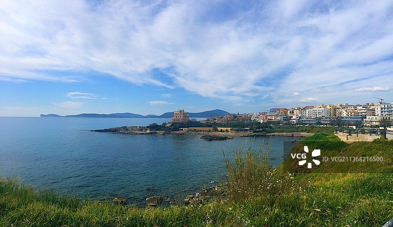 意大利阿尔盖罗的河畔建筑风光图片素材