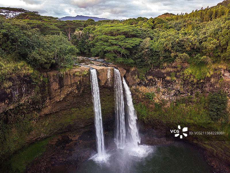 考艾岛魏卢阿瀑布风景图片素材