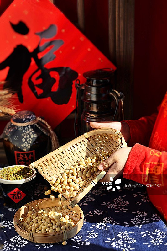 筛选黄豆图片素材