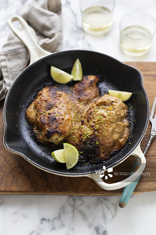 花生酱煎鸡块图片素材