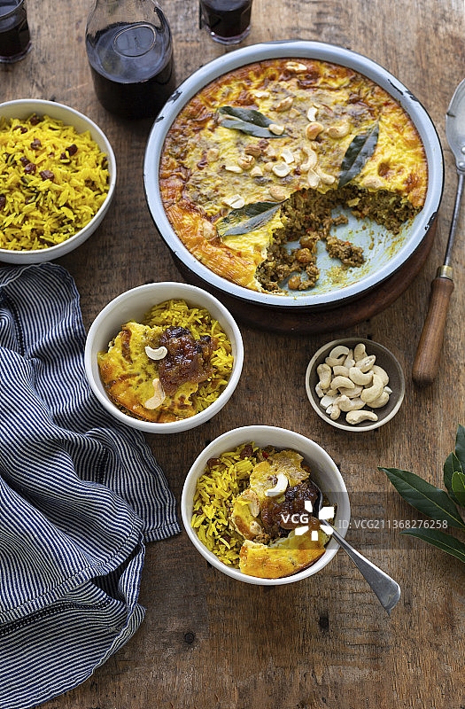 碗装南非博博蒂（香辣肉末砂锅）图片素材