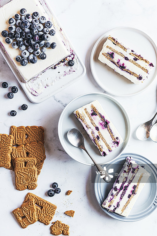 蓝莓姜饼冰淇淋蛋糕图片素材