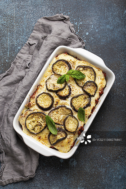 烤茄子牛肉希腊茄盒图片素材