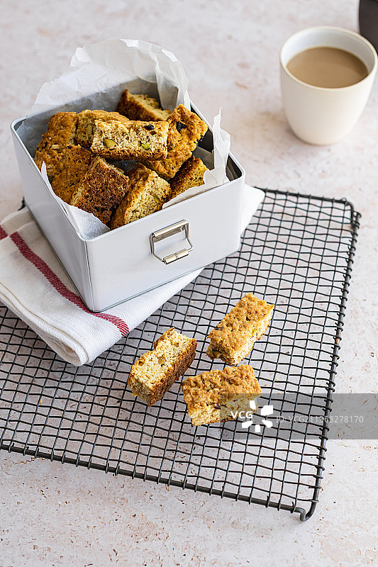 南非坚果籽酪乳面包干图片素材