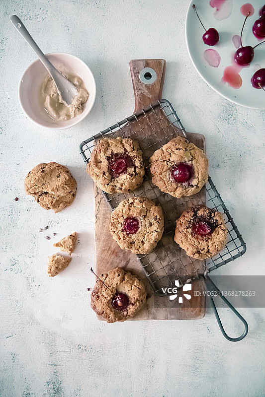 带樱桃的饼干图片素材