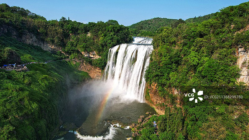 航拍森林瀑布 黄果树瀑布图片素材