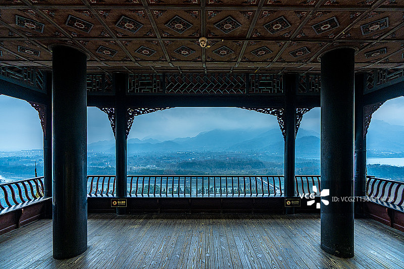 都江堰 廊桥 古建筑 远山 雾气 江水 古街 商业街 茶马古道 亭 二王庙 寺庙 香烛 古建屋顶 吊图片素材