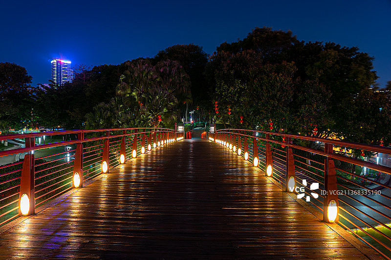 中国佛山南海区千灯湖公园夜景图片素材