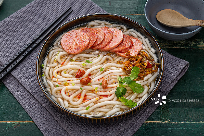 一碗火腿土豆粉图片素材