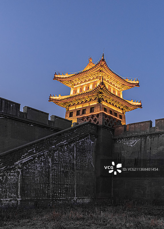 亮灯的角楼~沈阳关东影视城图片素材