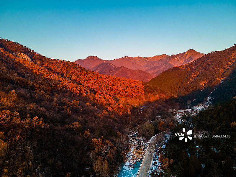 泰山冰雪彩石溪图片素材