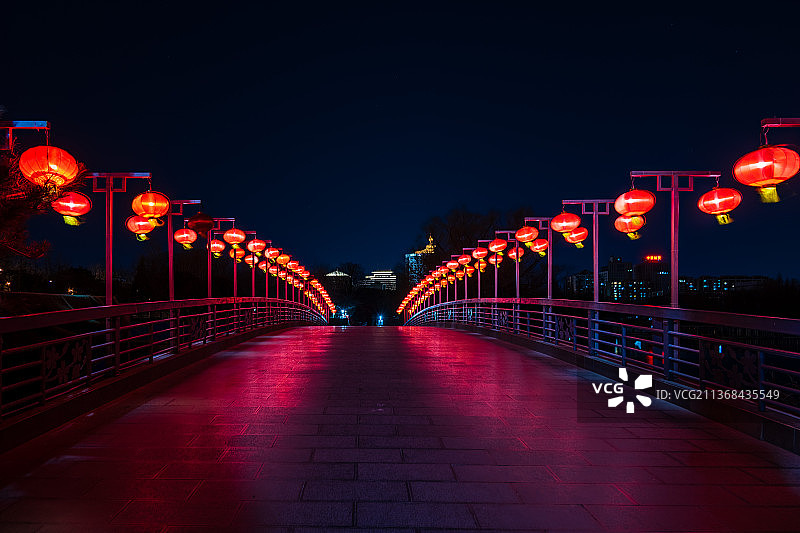 大红灯笼高高挂图片素材