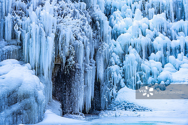 冰雪瀑布图片素材