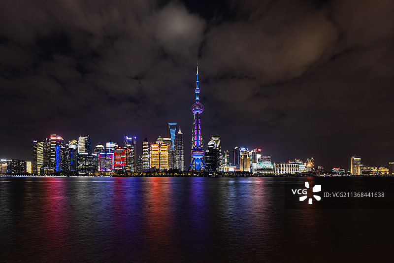 上海东方明珠黄浦江夜景图片素材