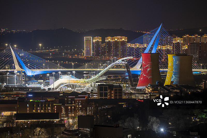 首钢滑雪大跳台夜景图片素材