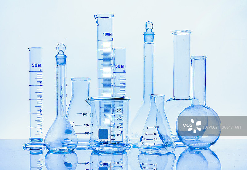 生物化学玻璃仪器拍摄图片素材