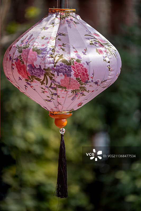 悬挂着的中国传统花灯图片素材