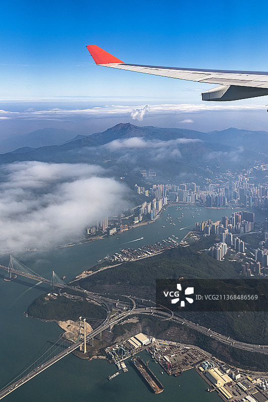 高空航拍香港最高峰大帽山和青马大桥汀九桥荃湾图片素材