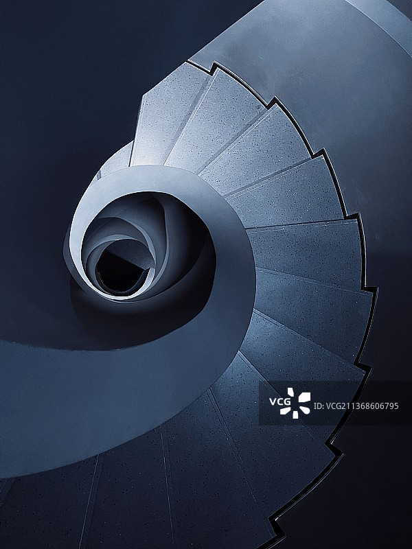 成都美术馆超融体2021双年展螺旋楼梯图片素材