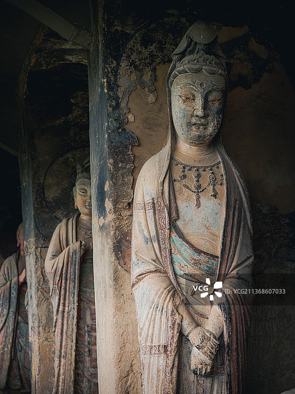 悬崖峭壁上的中国四大石窟 麦积山石窟图片素材