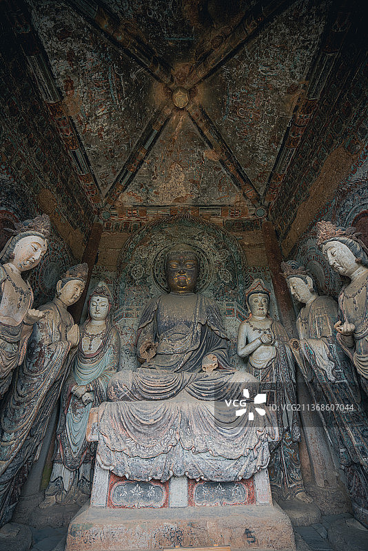悬崖峭壁上的中国四大石窟 麦积山石窟图片素材