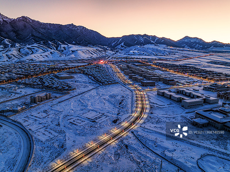 乌鲁木齐县雪景风光日落图片素材