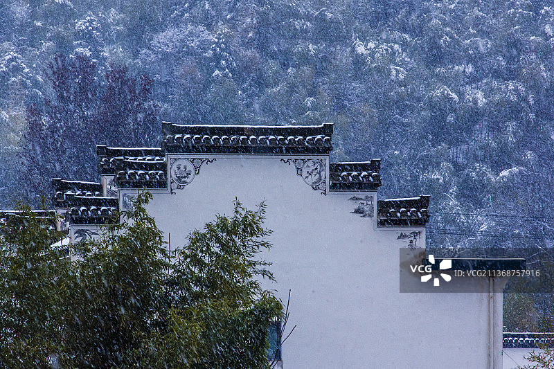 雪中山村图片素材