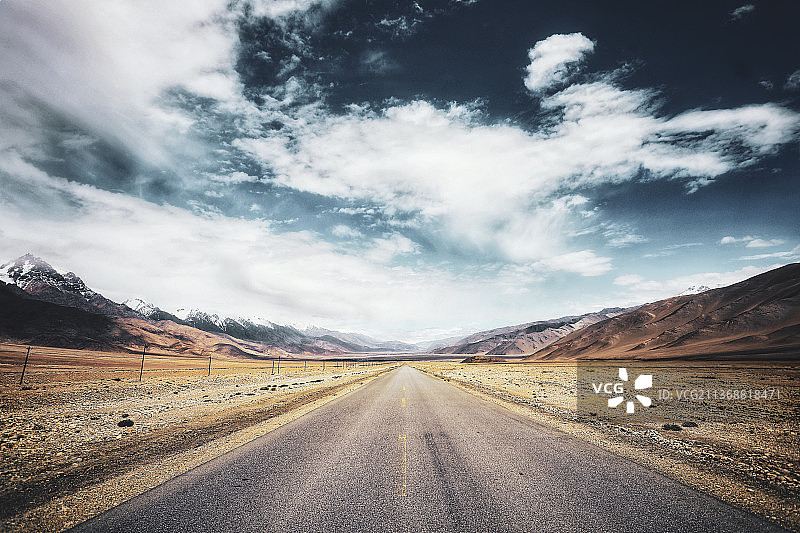 新藏线，康西瓦达坂，喀喇昆仑山脉图片素材
