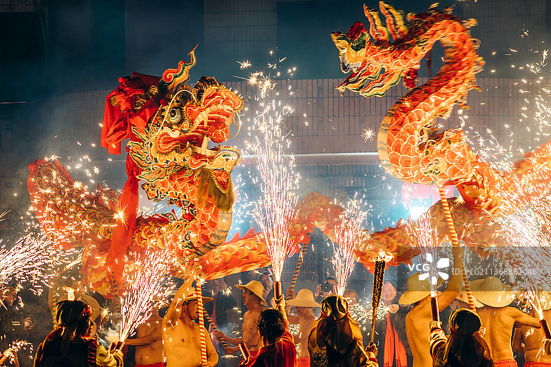 重庆大足春节节目-烧火龙图片素材