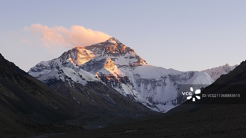 日照金山 珠穆朗玛 西藏图片素材