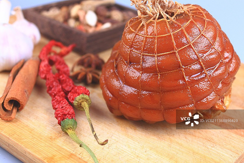 中国美食卤味熟食去骨肘子静物棚拍图片素材