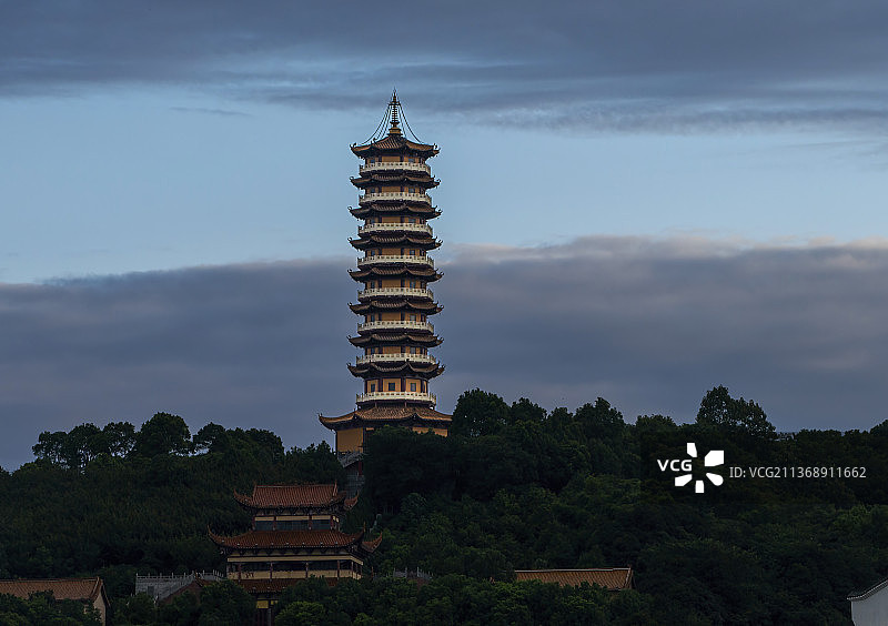 岳阳南湖圣安寺万佛塔图片素材