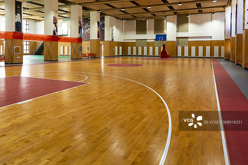 室内篮球比赛场地篮球俱乐部图片素材