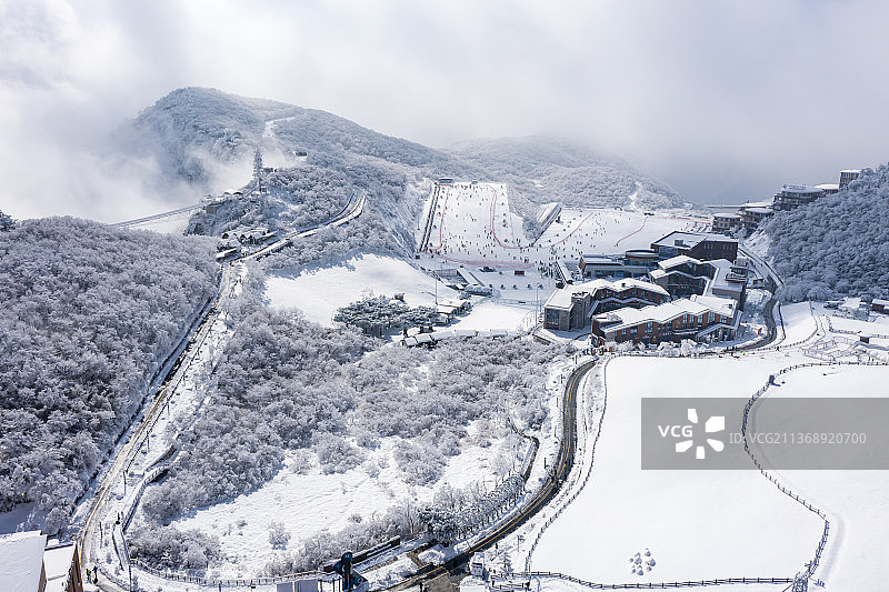 云上草原滑雪场图片素材