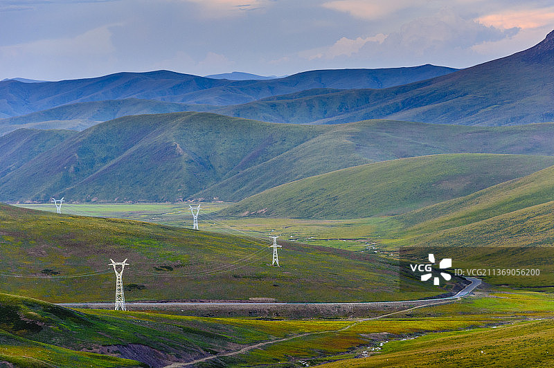 中国青海果洛西部电网图片素材