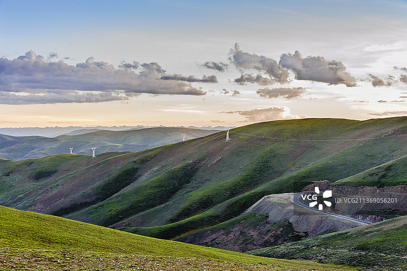 中国青海果洛西部电网图片素材