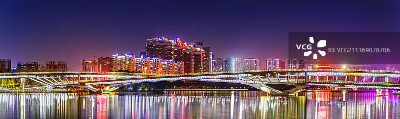 中国山西太原长风文化商务区夜景图片素材