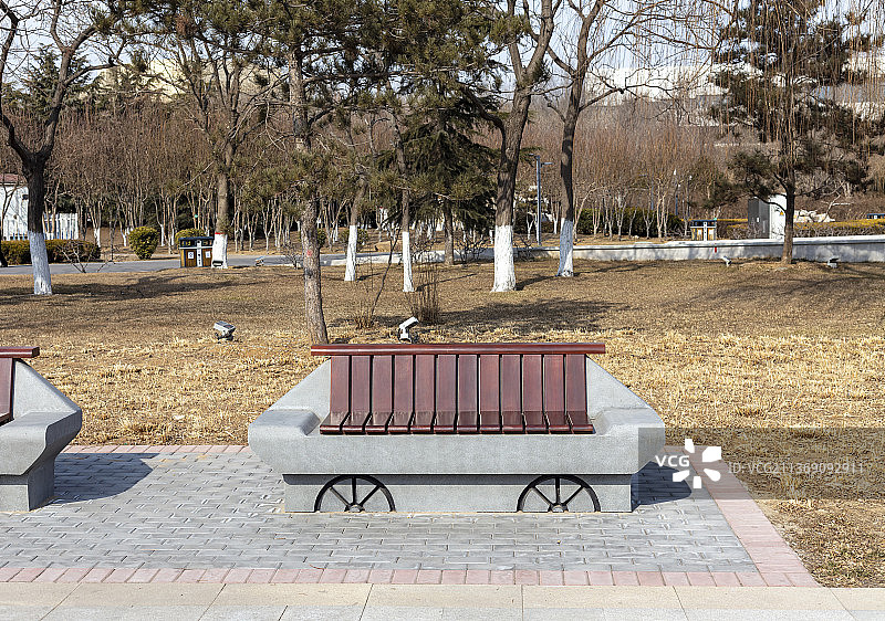 公园里的长椅图片素材