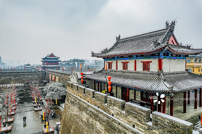 西安永宁门城墙雪景图片素材