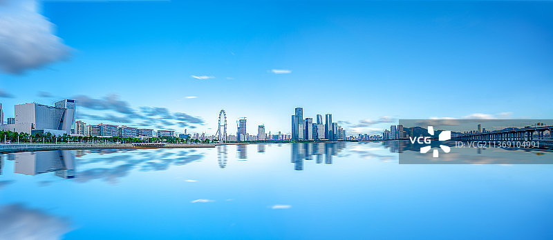 深圳宝安区欢乐港湾公园城市天际线图片素材