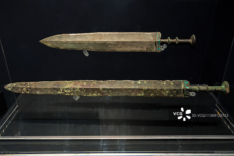 亚洲中国河南博物院嵌绿松厚格双箍铜剑图片素材